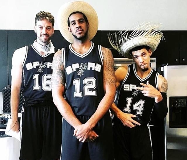 国乒8-4德国！仅孙颖莎横扫，混双男双得2分，王楚钦男单遇挑战！（国乒8比4力克德国！仅孙颖莎完成横扫，混双与男双贡献2分，王楚钦男单遭遇考验）