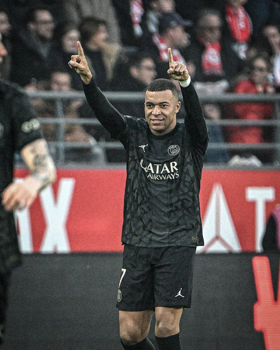 英超第14轮： 范戴克失误致丢球维尔茨造乌龙 利物浦1-1桑德兰（英超第14轮：范戴克失误送礼、维尔茨逼出乌龙，利物浦1-1战平桑德兰）