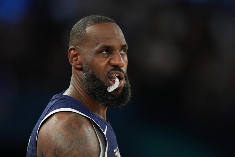 世界杯诡事录之抽签篇：重温国足被抽出的那一刻（世界杯异闻录·抽签记：再现国足被念到的瞬间）