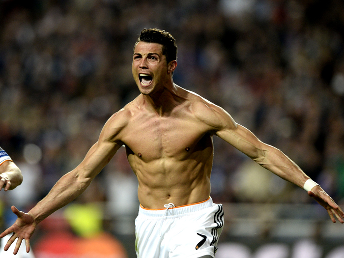 德媒：磁卡需大幅降薪才可能续约，队里已有他的接班人比朔夫（德媒：磁卡若想续约需大幅降薪，队内已将比朔夫视作接班人）