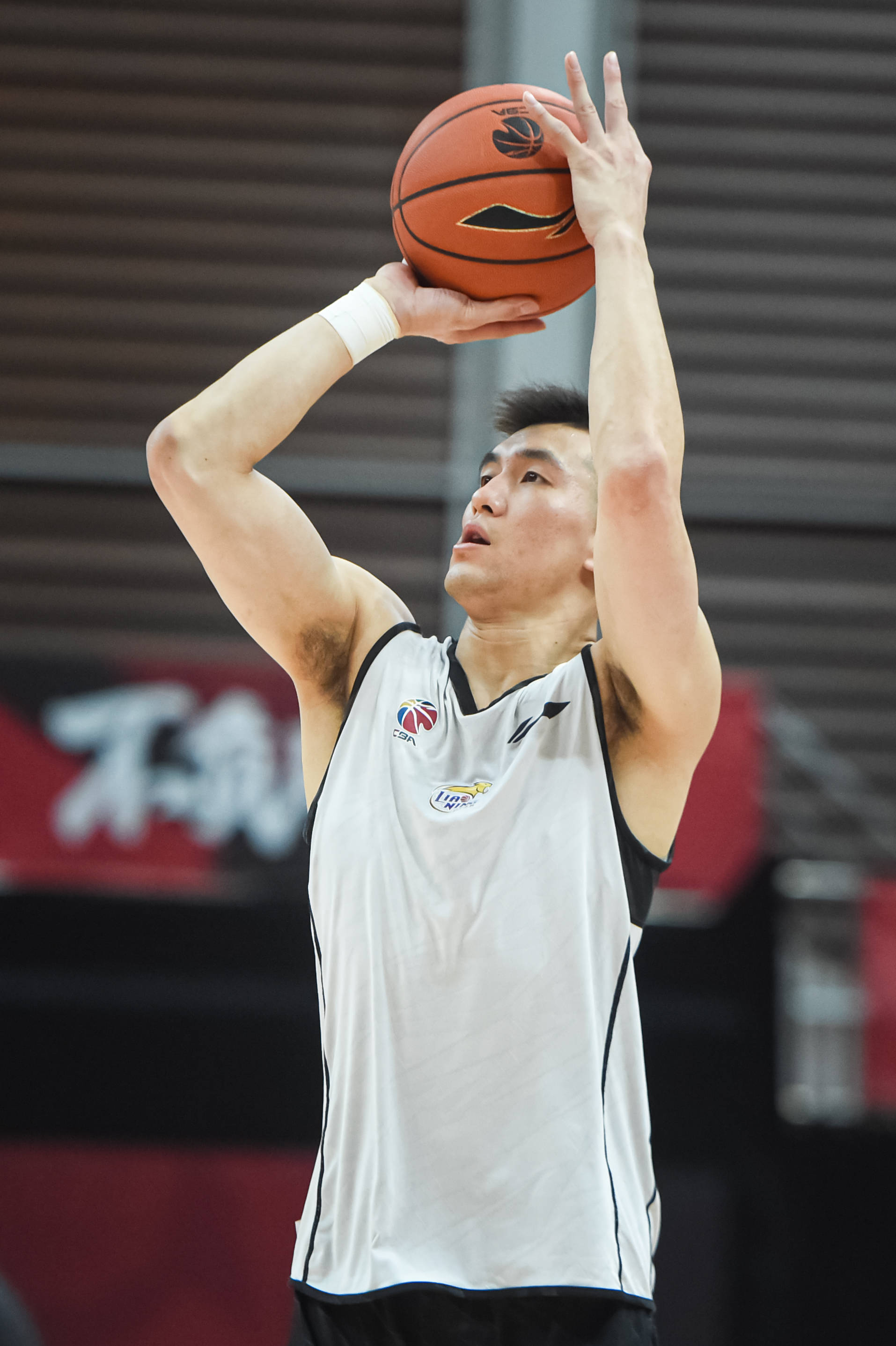 祝贺，王霜和陈晨入选2025国际足联年度最佳女足阵容候选名单（王霜、陈晨入围2025年FIFA年度最佳女足阵容候选）