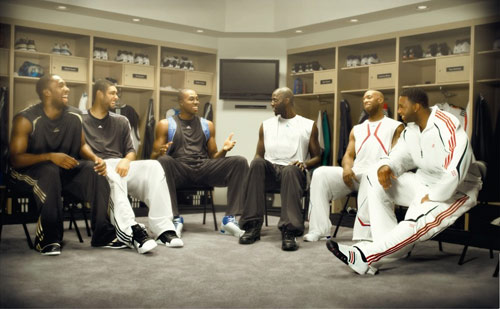 斯洛特：我们没有可用的边锋，派出两名9号球员是合乎逻辑的（斯洛特：边锋无人可用，安排双9号合情合理）