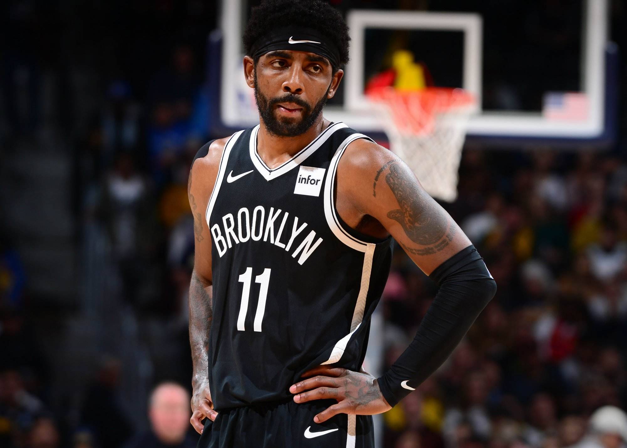 雄鹿击败篮网结束尴尬7连败&同时送篮网4连败（雄鹿力克篮网止住7连颓，同时送篮网遭遇4连败）