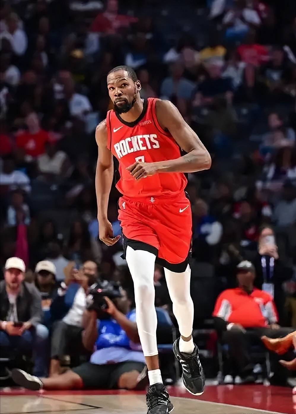 德容：要以世界杯能夺冠心态参加这项赛事，我们也相信这一点（德容：带着能夺世界杯的信念去参赛，我们对此充满信心）