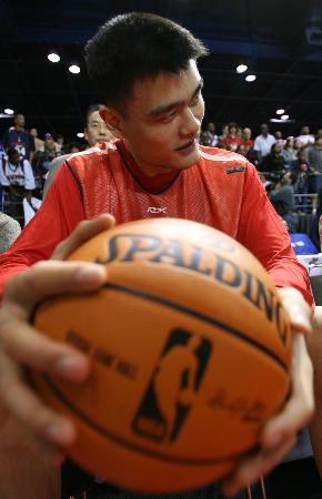 篮球篮网更新战术板，全队轮转更灵活（篮网优化战术体系，球队轮换更灵活）