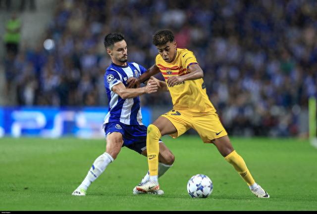 塔雷：拥有魔笛这样的导师是亚沙里的优势，我们对他充满信心（塔雷：在魔笛辅导下亚沙里更占优势，我们对他信心十足）