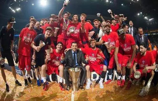 拜仁官方：2026年传奇杯将于明年1月18日举行，拉姆任教练（拜仁官宣：2026传奇杯明年1月18日开赛，拉姆担任主帅）