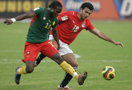 “小雪”节气将至，长春亚泰基地为天然草加盖第二层“棉被”（小雪将至，长春亚泰基地给天然草再添一层“棉被”）