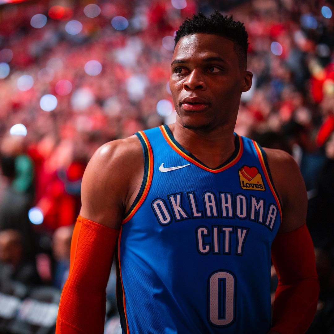 国乒8-2胜法国，产生了3大不可思议，王楚钦救场，王皓脸色铁青（国乒8比2力克法国，上演三大离奇一幕：王楚钦挺身救场，王皓面色铁青）