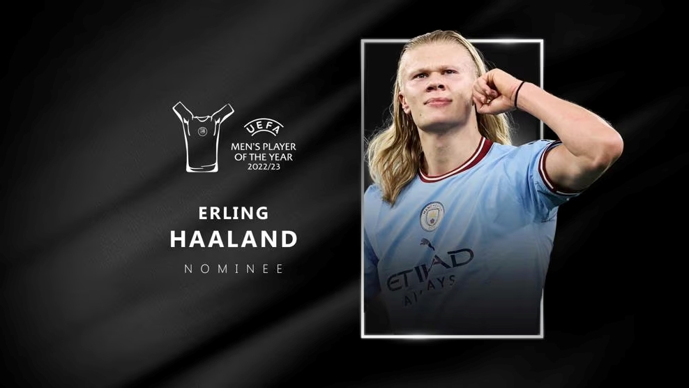 尤文全队和球迷一起出现在登机口，斯帕莱蒂和球迷们友好互动（尤文全队与球迷同现登机口，斯帕莱蒂亲切互动）