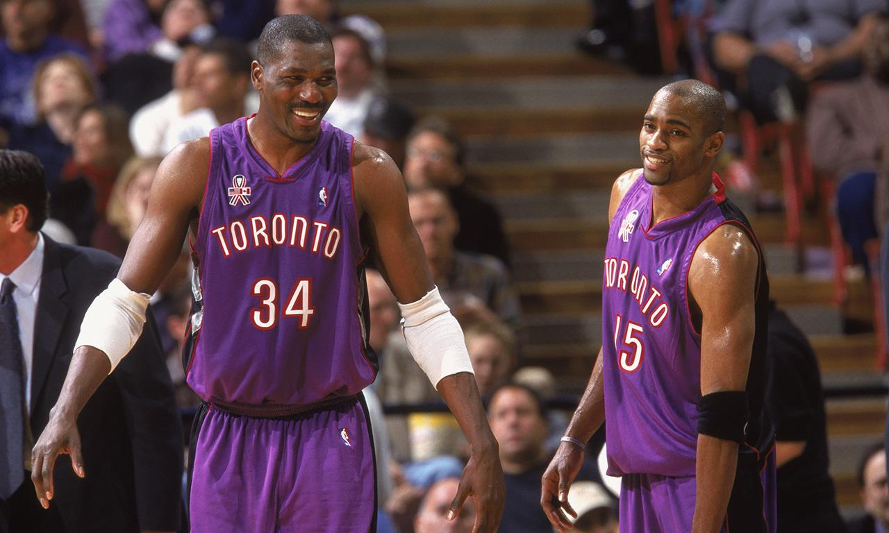 斯基拉：一家英超俱乐部询问了米兰前锋圣地亚哥的信息（斯基拉：英超球队已打听米兰前锋圣地亚哥的情况）